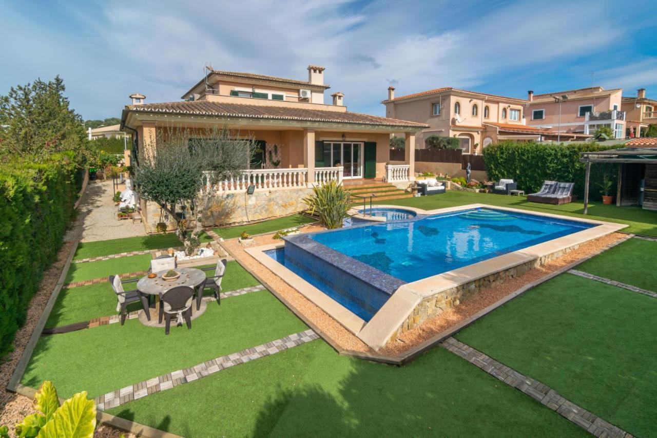 Villa Joan Deia Escultor *